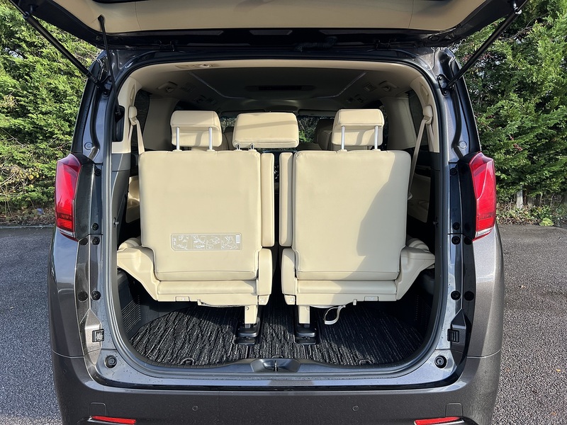 Toyota Alphard Hybrid G F Package 4WD - U11467