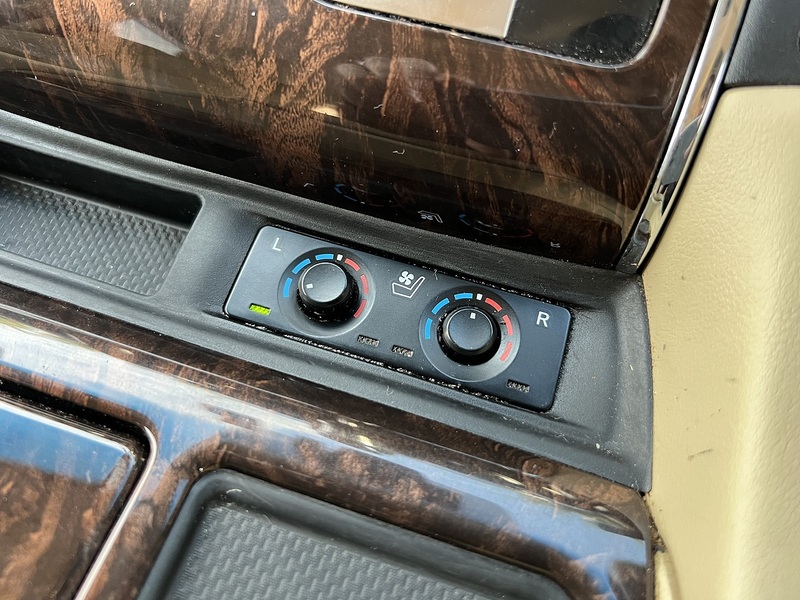 Toyota Alphard Hybrid G F Package 4WD - U11467