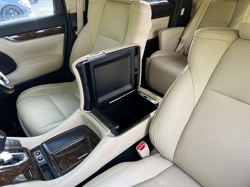 Toyota Alphard Hybrid G F Package 4WD - U11467