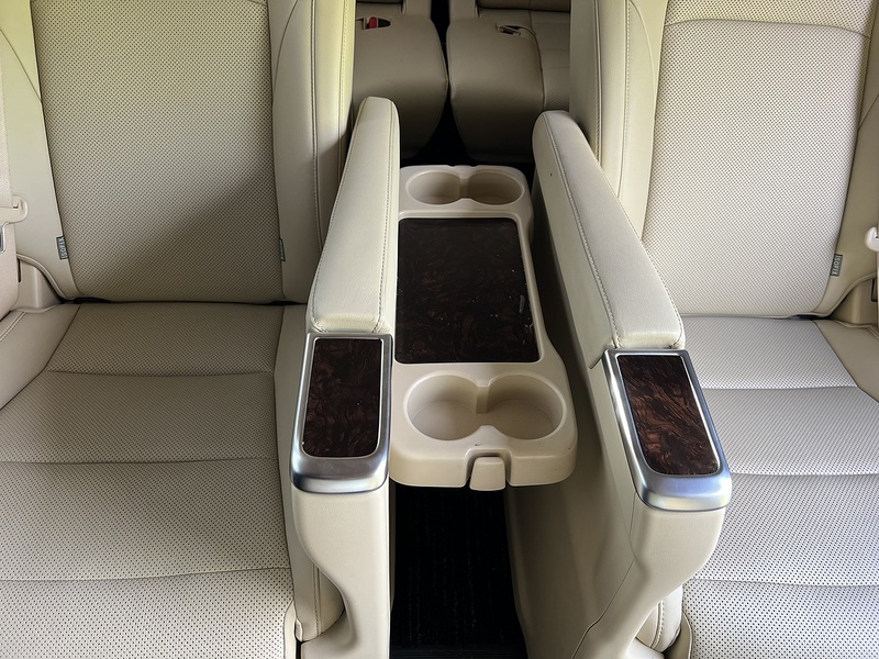 Toyota Alphard Hybrid G F Package 4WD - U11467