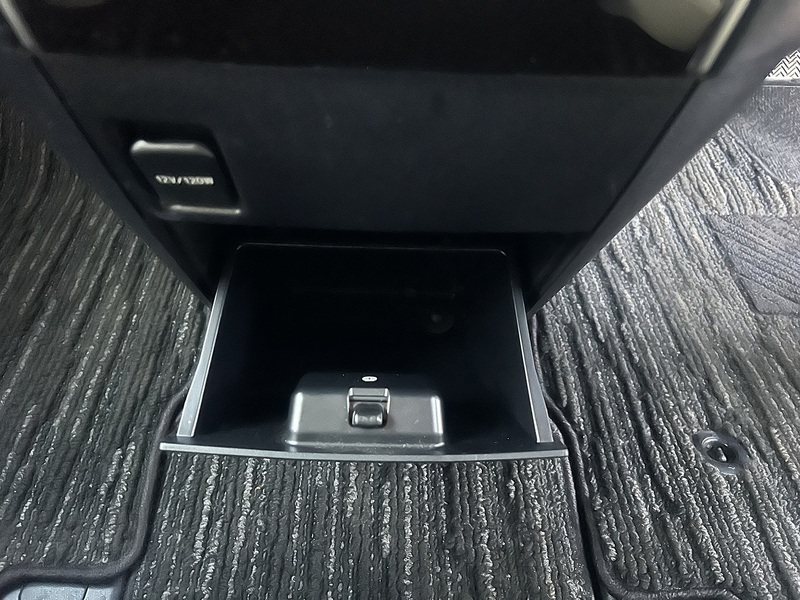 Toyota Vellfire 2.5x - U11468