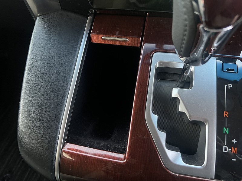 Toyota Vellfire 2.5x - U11468