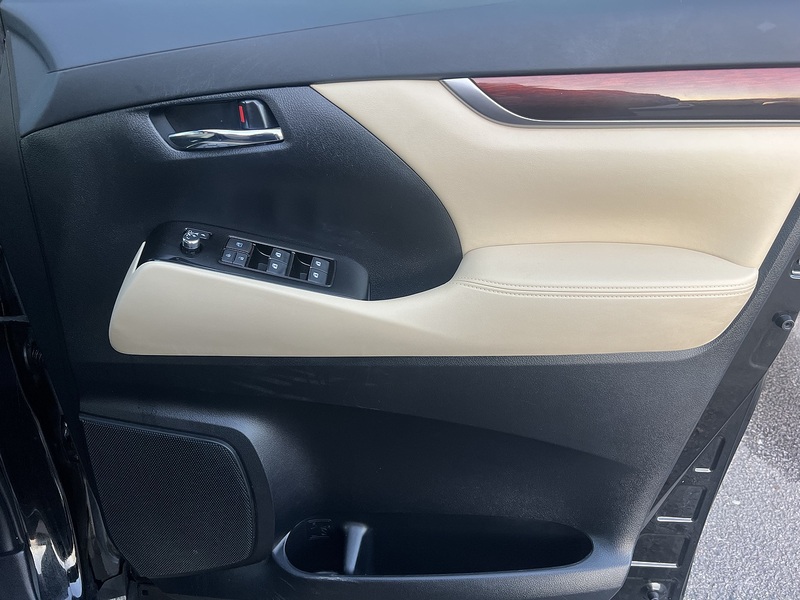 Toyota Vellfire 2.5x - U11468