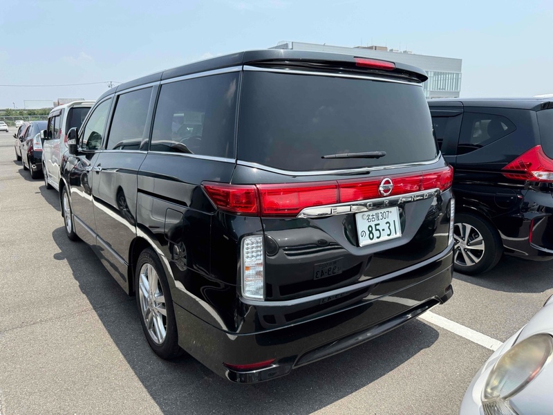Nissan Elgrand 250 Highway Star 7 Seat - U11470