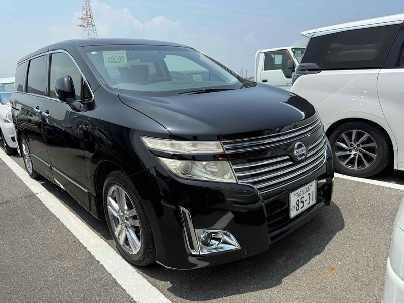 Nissan Elgrand 250 Highway Star 7 Seat - U11470