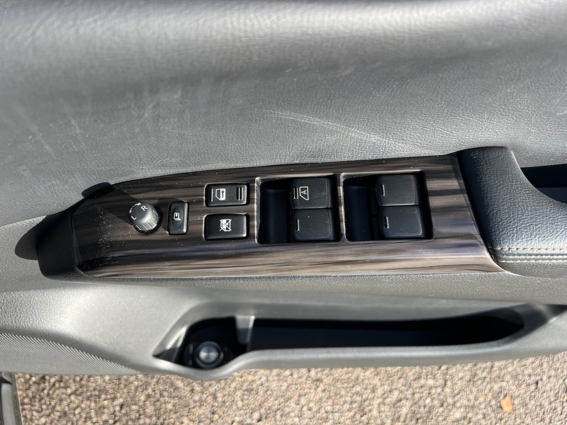 Nissan Elgrand 250 Highway Star S - U11471