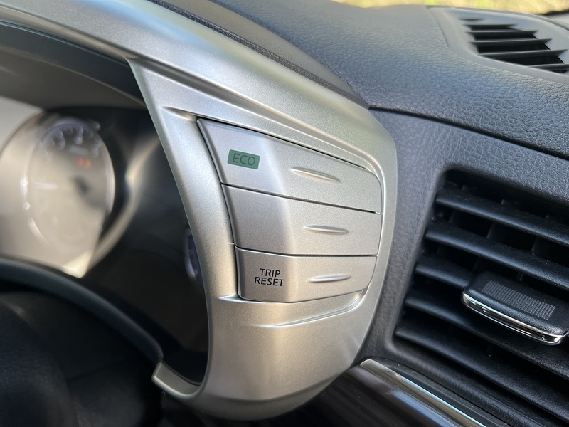 Nissan Elgrand 250 Highway Star S - U11471