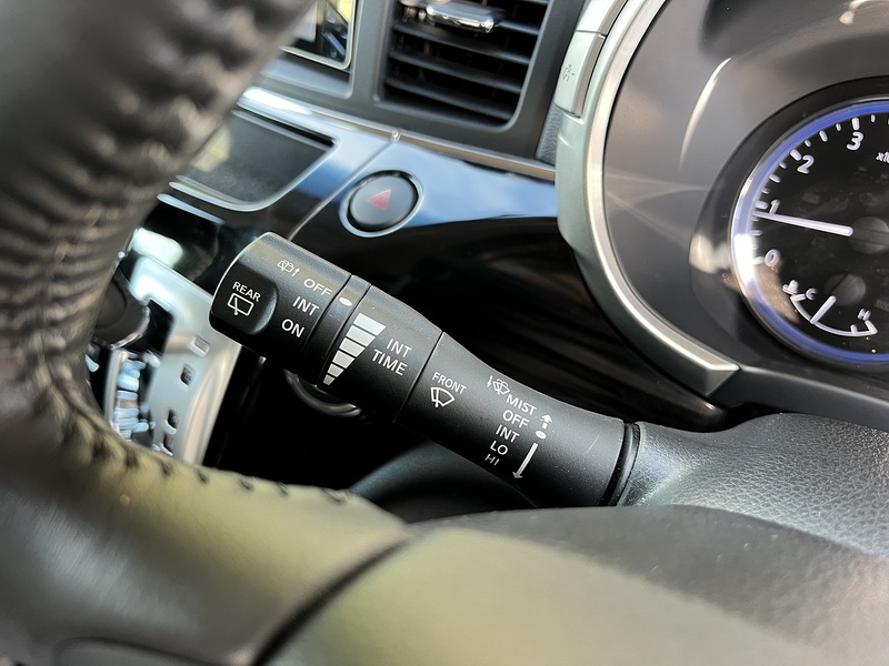 Nissan Elgrand 250 Highway Star S - U11471