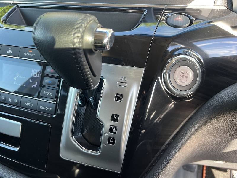 Nissan Elgrand 250 Highway Star S - U11471