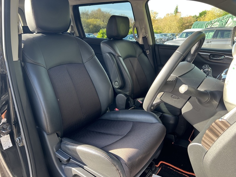 Nissan Elgrand 250 Highway Star S - U11471