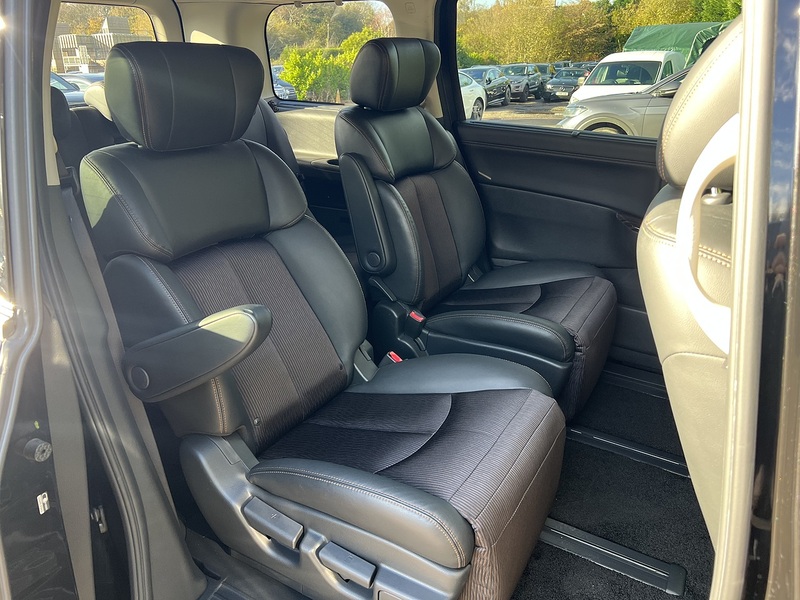 Nissan Elgrand 250 Highway Star S - U11471