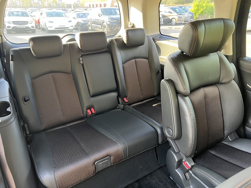 Nissan Elgrand 250 Highway Star S - U11471