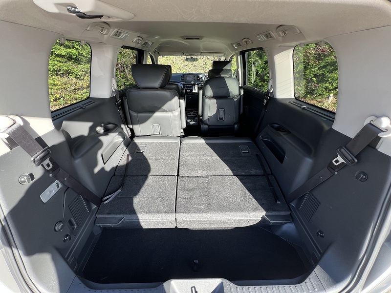 Nissan Elgrand 250 Highway Star S - U11471