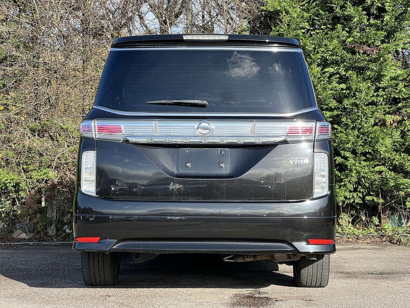 Nissan Elgrand 250 Highway Star S - U11471