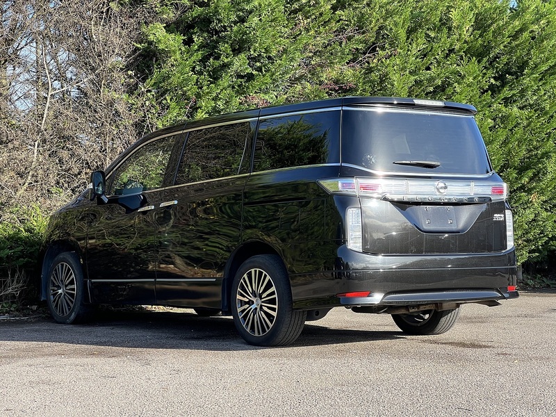 Nissan Elgrand 250 Highway Star S - U11471