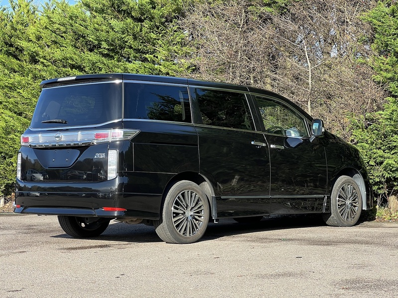 Nissan Elgrand 250 Highway Star S - U11471