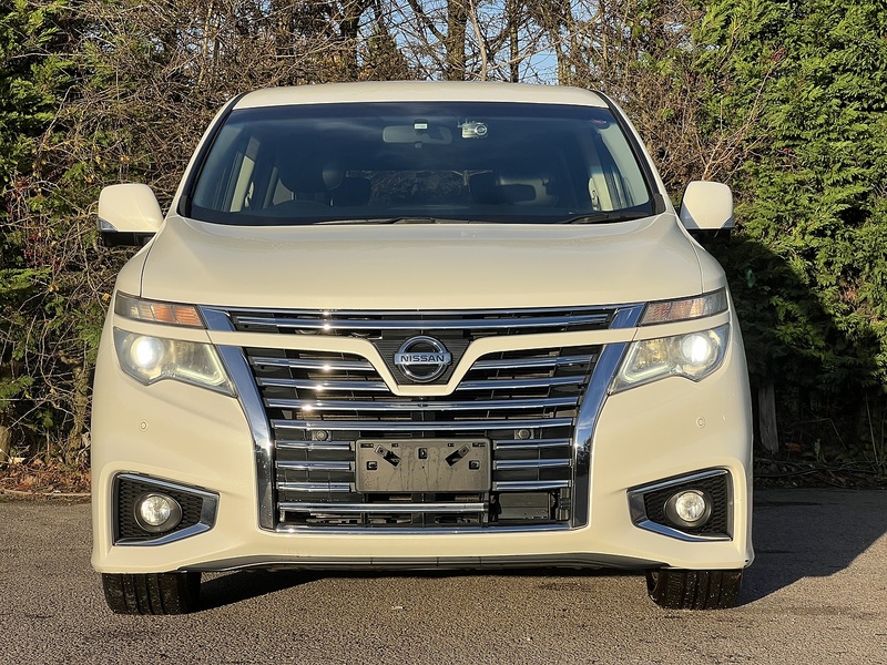 Nissan Elgrand 350 Highway Star - U11472