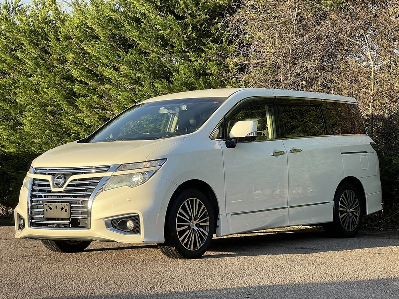 Nissan Elgrand 350 Highway Star - U11472
