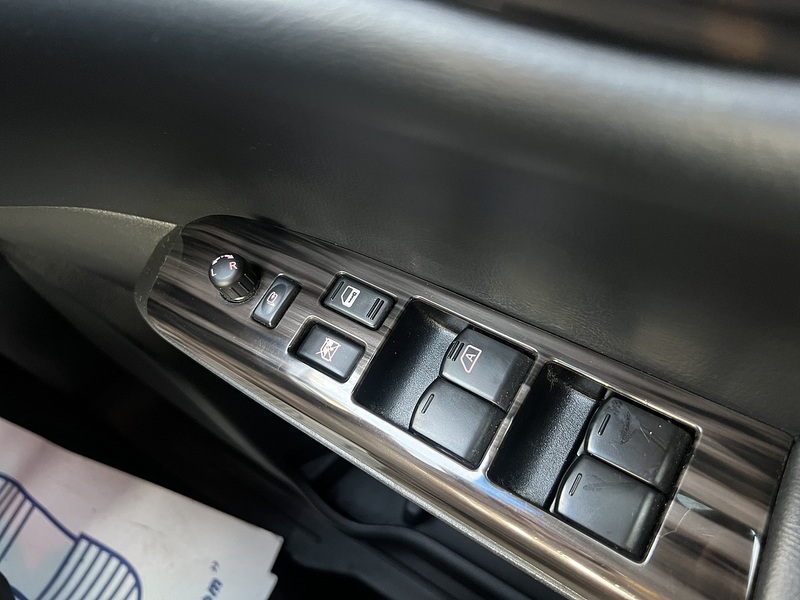 Nissan Elgrand 350 Highway Star - U11472