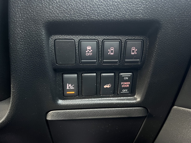 Nissan Elgrand 350 Highway Star - U11472