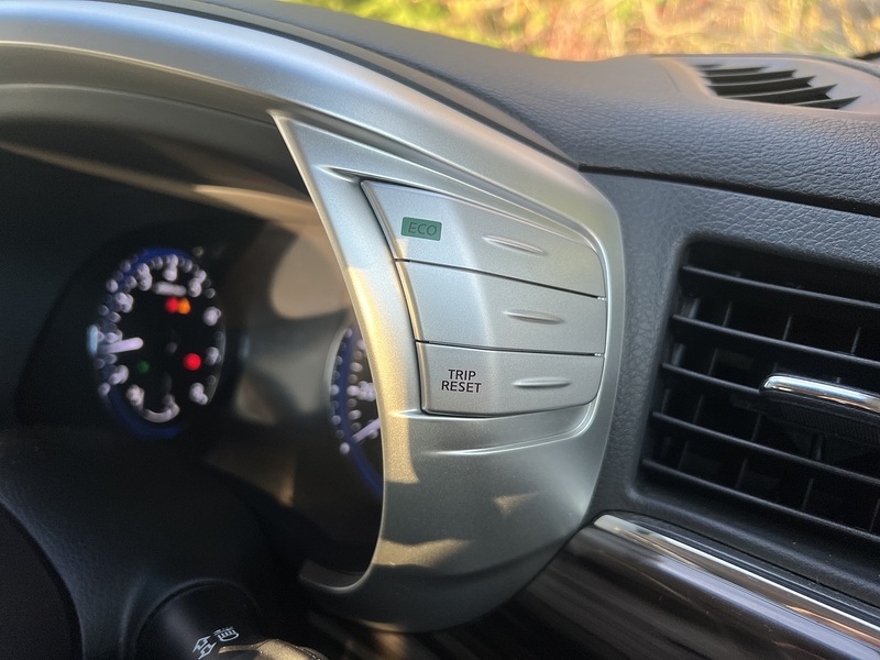 Nissan Elgrand 350 Highway Star - U11472