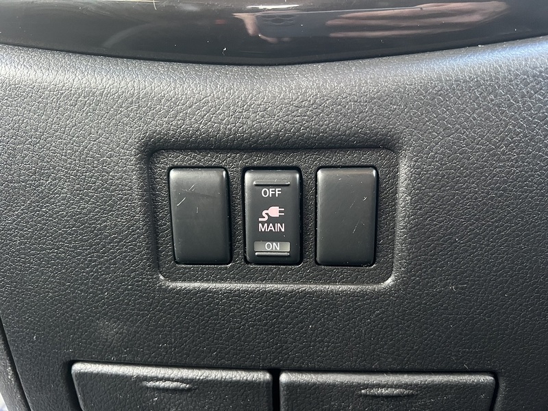 Nissan Elgrand 350 Highway Star - U11472