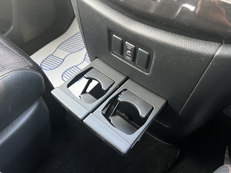 Nissan Elgrand 350 Highway Star - U11472