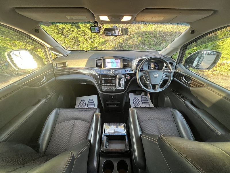 Nissan Elgrand 350 Highway Star - U11472
