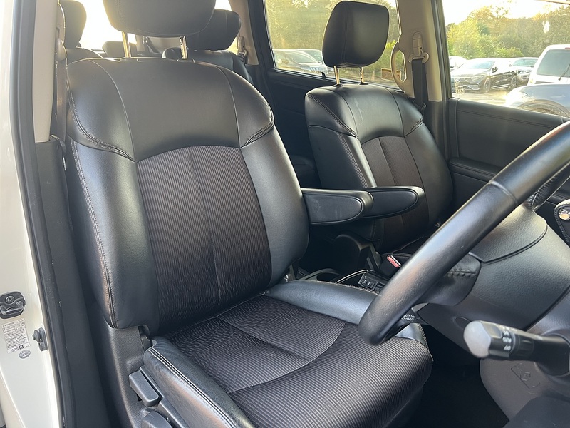 Nissan Elgrand 350 Highway Star - U11472