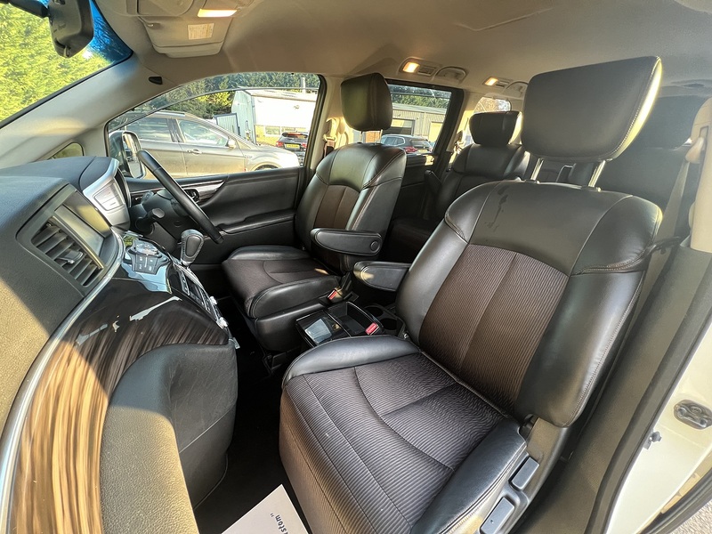 Nissan Elgrand 350 Highway Star - U11472