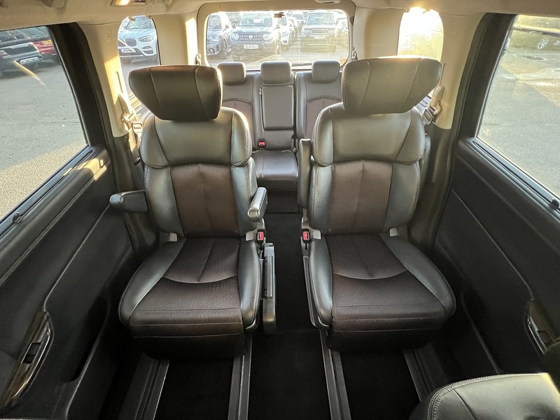 Nissan Elgrand 350 Highway Star - U11472