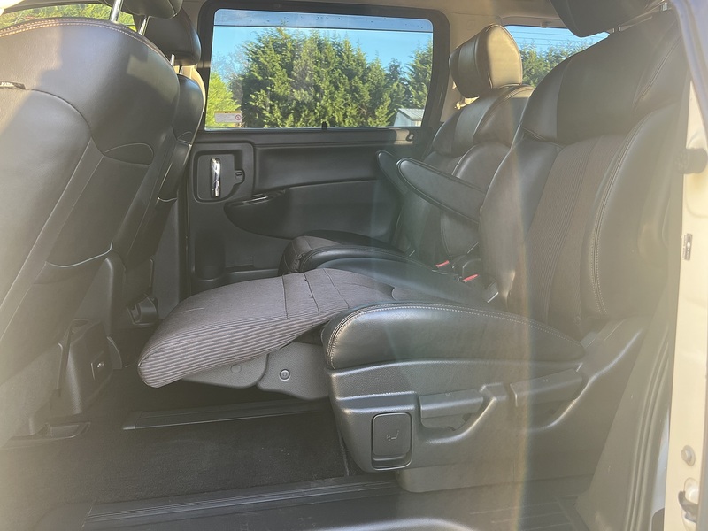 Nissan Elgrand 350 Highway Star - U11472