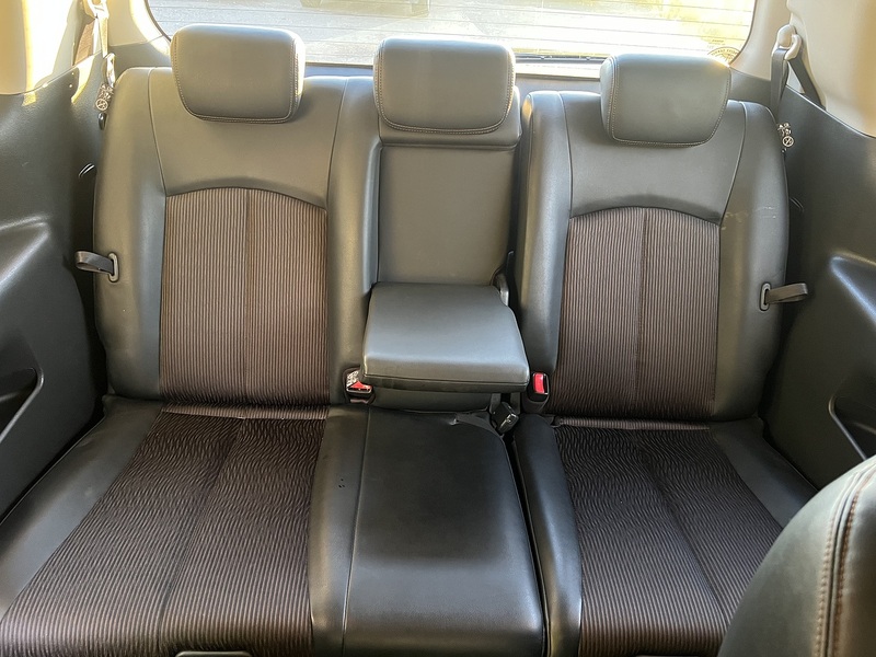 Nissan Elgrand 350 Highway Star - U11472