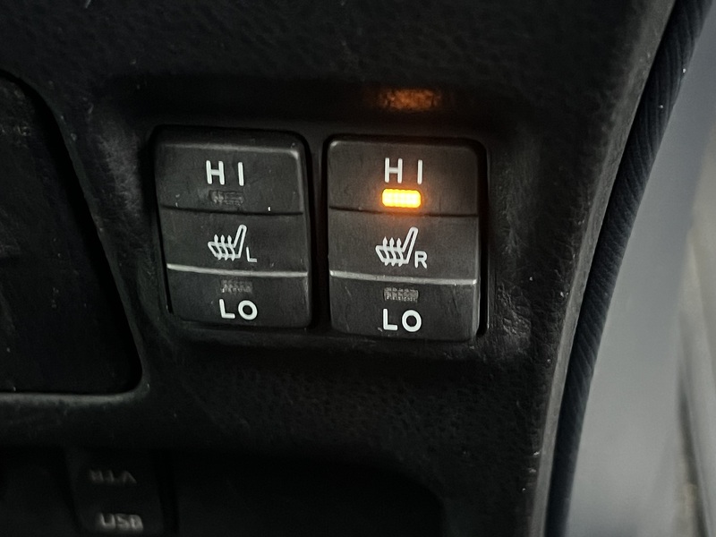 Toyota Voxy Hybrid V - U11482