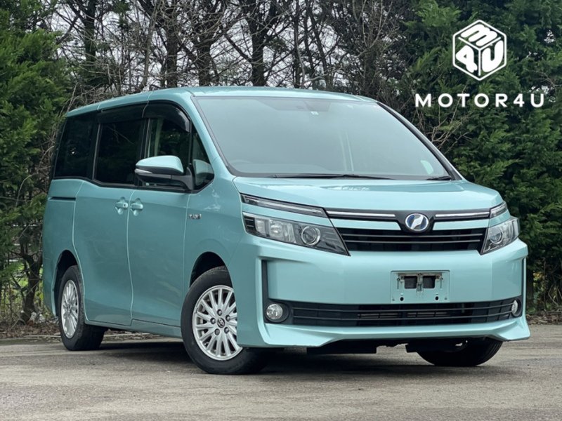 Toyota Voxy Hybrid V - U11482