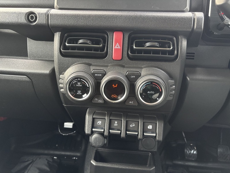 Suzuki Jimny Sierra 4WD JC - U11486