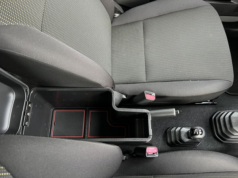 Suzuki Jimny Sierra 4WD JC - U11488