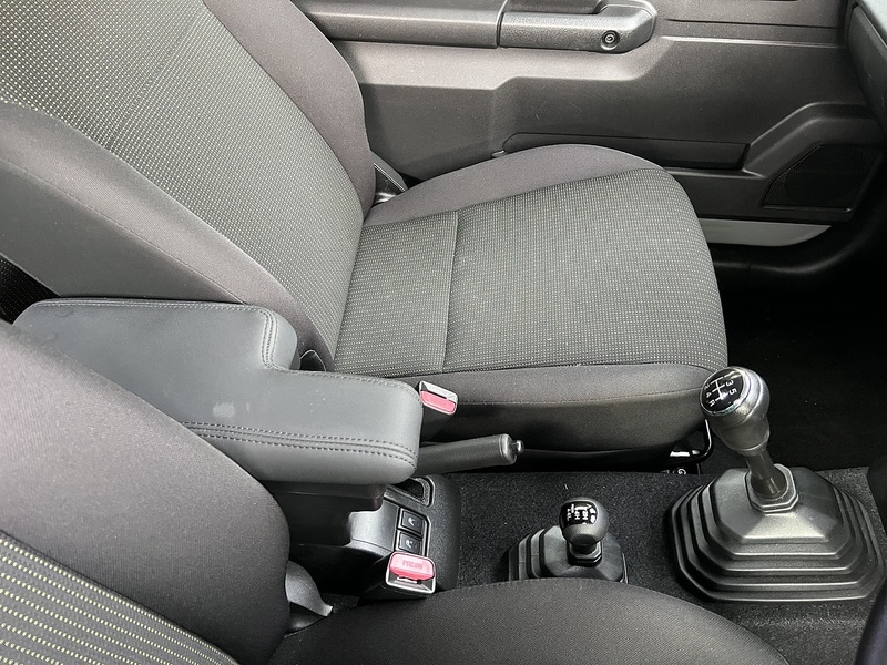 Suzuki Jimny Sierra 4WD JC - U11488