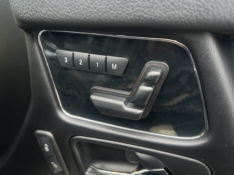 Mercedes-Benz G-Class G Class 5D 4wd - U11490