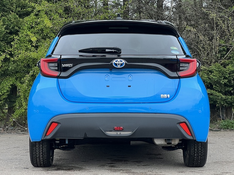 Toyota Yaris Hybrid Z - U11492
