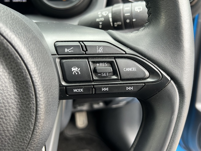 Toyota Yaris Hybrid Z - U11492