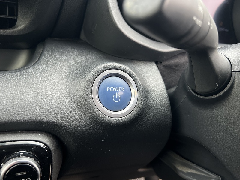 Toyota Yaris Hybrid Z - U11492