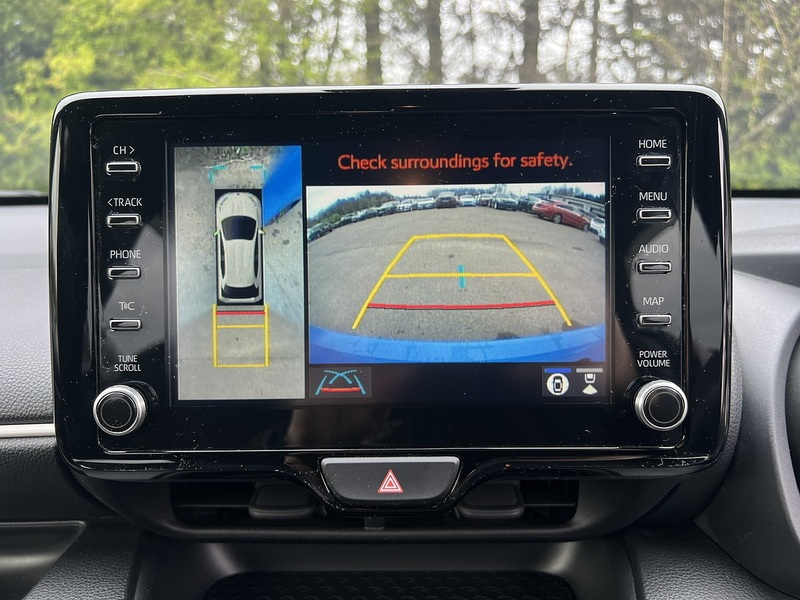 Toyota Yaris Hybrid Z - U11492