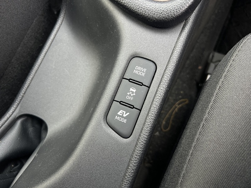 Toyota Yaris Hybrid Z - U11492