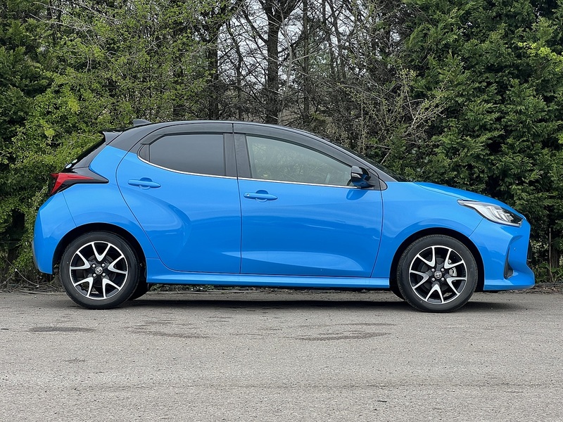 Toyota Yaris Hybrid Z - U11492