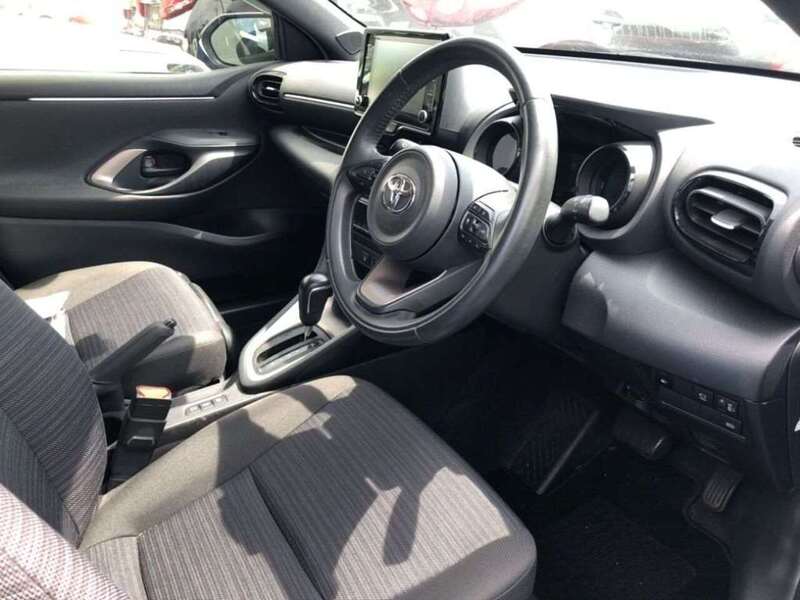 Toyota Yaris Hybrid Z - U11492