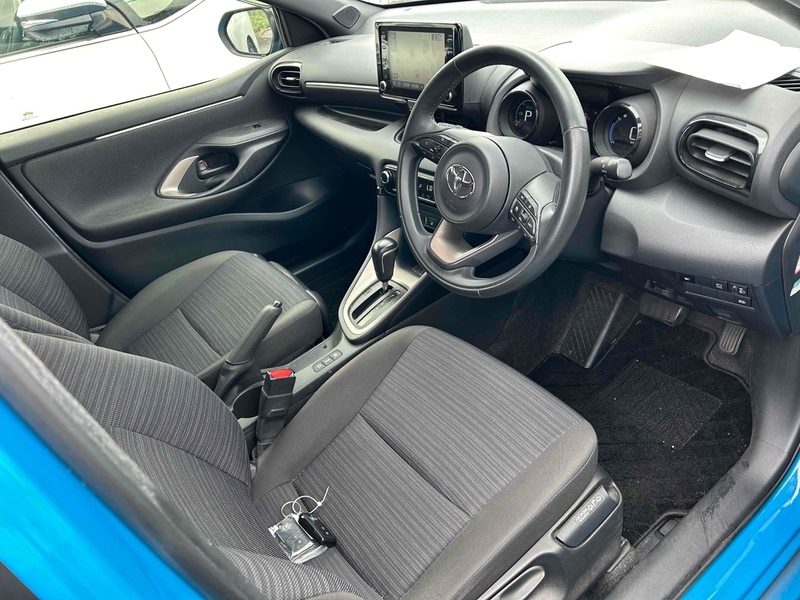 Toyota Yaris Hybrid Z - U11492