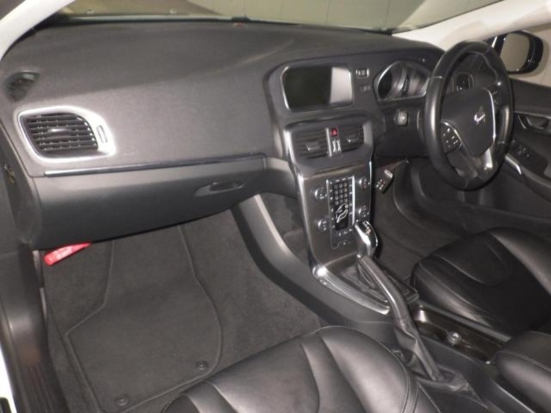 Volvo V40 T4 Se - U11493