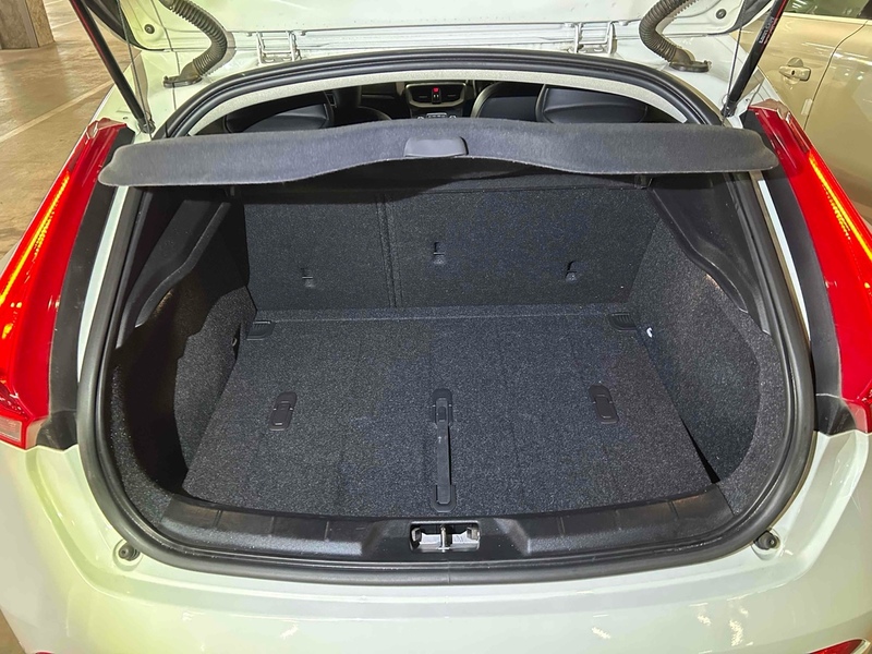 Volvo V40 T4 Se - U11493