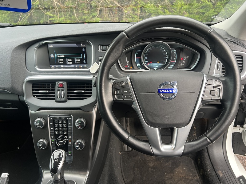 Volvo V40 T4 Se - U11493